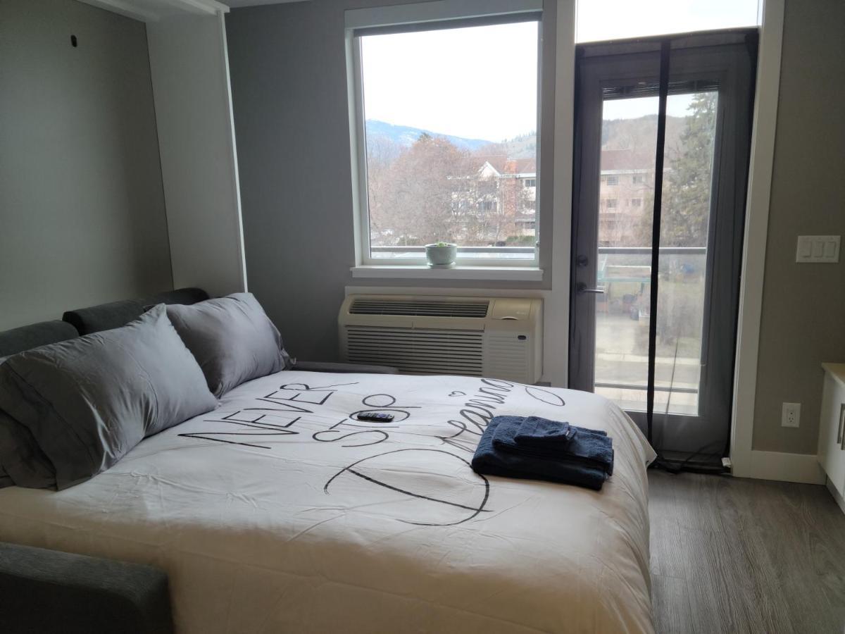 Cozy Studio Suite, 15Min Walk To Downtown كيلوانا المظهر الخارجي الصورة